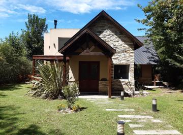 Casa de 5 ambientes, Presidente Perón · Excelente Propiedad Parque y Piscina Barrio Parque Las Naciones Toma Vehículo en Parte de Pago