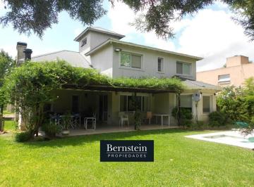 Casa · 290m² · 5 Ambientes · 3 Cocheras · Casa en Venta: 5 Ambientes: Altos del Sol 290 m² Const