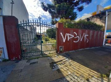 Casa de 4 ambientes, Lanús · Casa en Excelente Ubicación, Amplio Terreno.