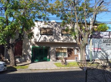 Casa · 335m² · 6 Ambientes · 2 Cocheras · Casa - Lomas de Zamora