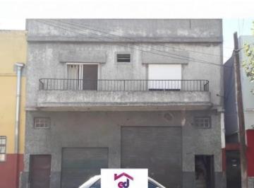 Casa · 195m² · 4 Ambientes · Galpon con Casa de 4 Ambientes en Venta en Dock Sud