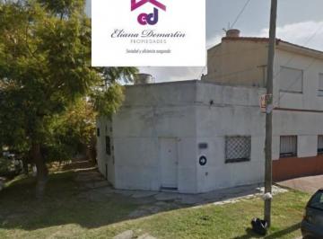 Casa · 36m² · 1 Dormitorio · Casa de Tres Ambientes con Patio y Terraza
