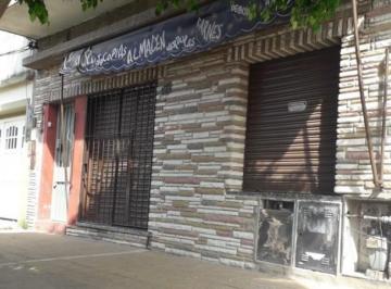 Local comercial · 24m² · Local Comercial en Alquiler en Sarandi. Ideal Para Despensa o Maxikiosco.
