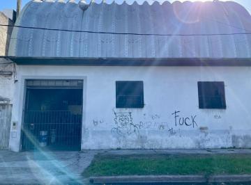 Bodega-Galpón · 112m² · 1 Cochera · Galpon en Venta en Sarandi Oeste