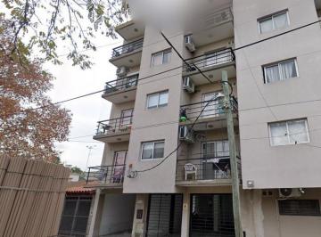 Departamento · 30m² · 1 Ambiente · Alquilo en Caseros Departamento de 1 Ambiente en 1er Piso F: 6217