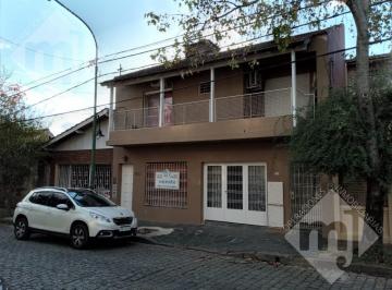 Casa · 284m² · 8 Ambientes · Casa - Vict. - B. Centro