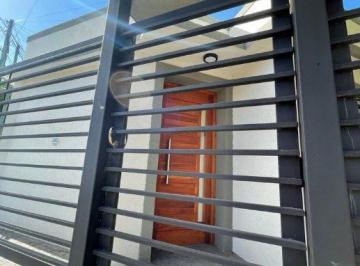 Casa de 3 ambientes, Ituzaingó · Casa PH en Venta en Ituzaingo Norte