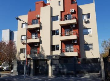 Departamento · 35m² · 2 Ambientes · 2 Cocheras · Departamento Semipiso Dos Ambientes con Cochera en Venta