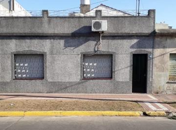 Casa de 3 ambientes, Lomas de Zamora · Excelente Casa en Venta en Esquina con Local Al Frente. *nuevas Condiciones*