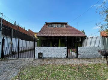 Casa de 4 ambientes, Florencio Varela · Venta de Casa con Depto Al Fondo en Combate de San Lorenzo N°1730, F. Varela
