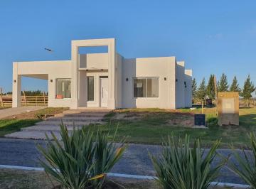 Casa de 4 ambientes, San Vicente · Hermosa Casa de 4 Amb en Barrio Cruz del Sur!