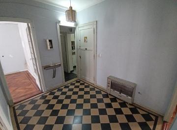 Departamento de 4 ambientes, Balvanera · Semipiso de 4 Amb. Al Frente