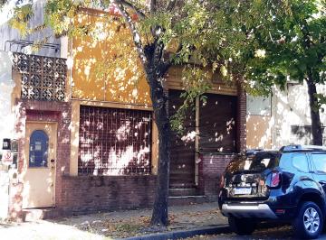 Casa de 5 ambientes, Mataderos · Casa 4 Amb con Local y Deposito en Mataderos