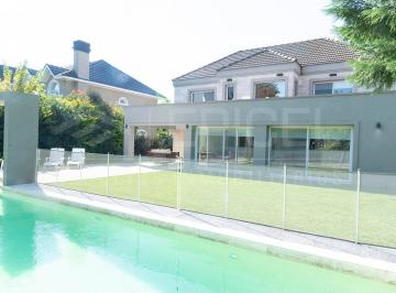 Casa · 300m² · 5 Ambientes · Excelente Casa en Venta - St. Thomas Sur Canning