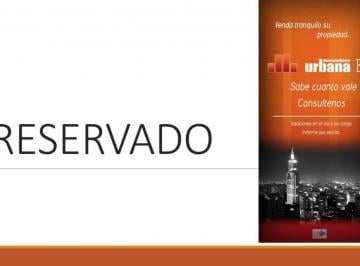 Departamento de 3 ambientes, Villa Crespo · Hermosa Unidad de Estilo Clasico Reciclada. 3 Amb + Escritorio 2 Bñ.