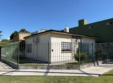Casa de 4 ambientes, Almirante Brown · Casa en Venta