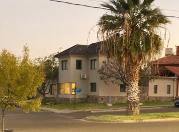 Casa de 5 ambientes, Godoy Cruz · Casa en Venta Barrio Palmares