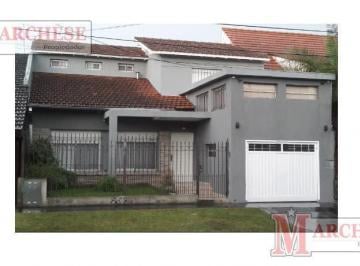 Casa · 230m² · 6 Ambientes · 1 Cochera · Casa 6 Ambientes en Venta en Parque Ayerza Castelar Norte