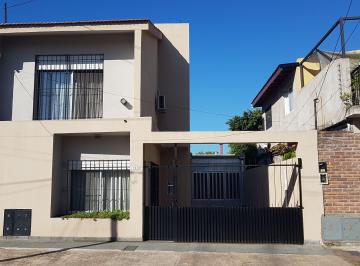 Casa , Lomas de Zamora · Casa de 2 Plantas C/dpto Al Fondo