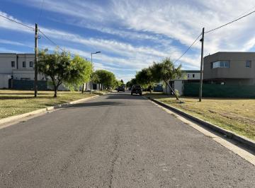 Terreno · 325m² · Lote C/ Escritura 10x32,57 m | Barrio Altos de Lacroze 487 E/ 133 y 134 - J. Gorina