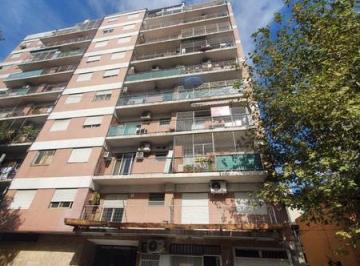 Departamento · 46m² · 2 Ambientes · Departamento 2 Amb. Amplios Excelente Ubicacion