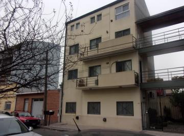 Departamento de 3 ambientes, Quilmes · Tres Ambientes. Primer Piso por Escalera en Quilmes Este.