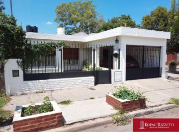 Foto · Villa Allende (Echeverria 58) - Alquiler Casa 2 Dorm..