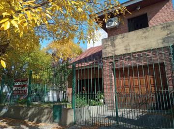 Casa de 5 ambientes, Almirante Brown · Excelente Chalet en Adrogue