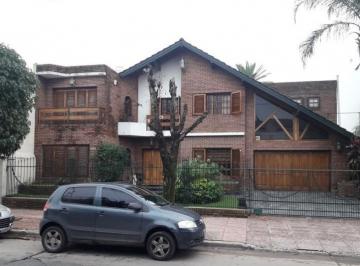 Casa · 400m² · 5 Ambientes · 4 Cocheras · Chalet en Venta en Ramos Mejia