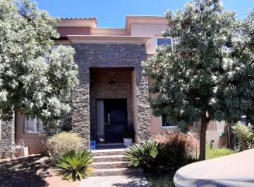 Casa de 6 ambientes, Godoy Cruz · Casa en Venta Palmares