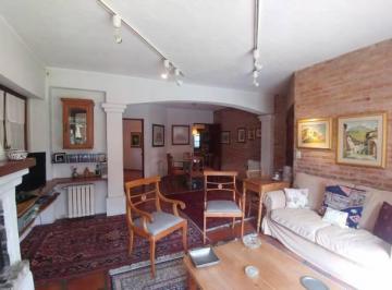 Casa · 225m² · 3 Dormitorios · 1 Cochera · Casa en Venta, 3 Plantas, Jardín y Pileta - Ubicada en Martínez.