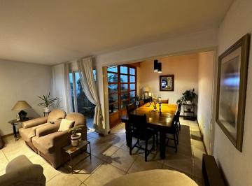 Casa de 5 ambientes, Godoy Cruz · Venta de Duplex en Godoy Cruz - Barrio Arizu