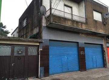 Local comercial · 324m² · Locales y Dptos. - Jose Clemente Paz