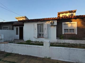Casa · 100m² · 4 Ambientes · 2 Cocheras · Chalet Venta 4 Ambientes Ituzaingó