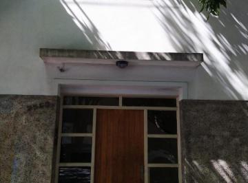 Departamento · 50m² · 3 Ambientes · Semipiso en Venta Dos Dorm. - Catamarca 2500