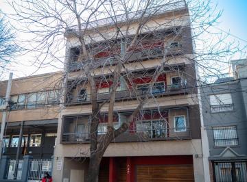 Departamento de 2 ambientes, Lomas de Zamora · Depto 2 Amb C/cochera, Apto Credito.