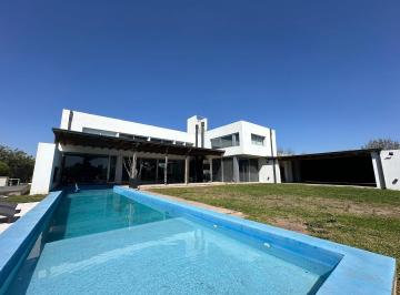 Casa · 700m² · 5 Ambientes · 3 Cocheras · Casa en Venta Cañuelas Country Golf 3 Dorm. Categoria