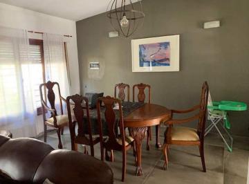 Casa · 185m² · 4 Ambientes · 1 Cochera · Casa en Venta Jardin Espinosa 3 Dormitorio Pileta Cochera