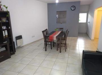 Casa · 80m² · 3 Ambientes · 2 Cocheras · Casa a La Venta Nuevo Jardin Apta Crédito