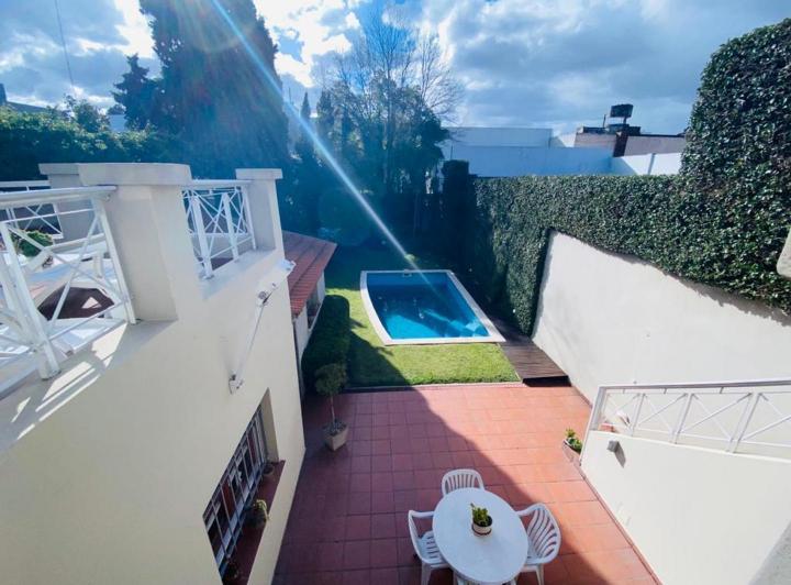 Casa · 460m² · 6 Ambientes · 1 Cochera