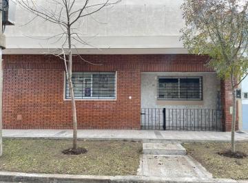 Casa · 55m² · 3 Ambientes · Casa 3 Ambientes Al Frente en Alquiler Carapachay