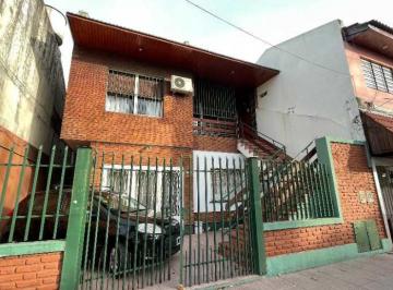 Casa de 4 ambientes, Tres de Febrero · Casa en Venta en Caseros