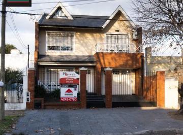 Casa · 200m² · 5 Ambientes · 2 Cocheras · Casa - Banfield Oeste