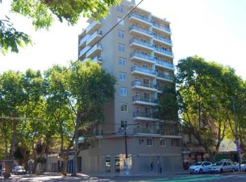 Imagen 1 - Espacio de estacionamiento en PB en Bv. Avellaneda y San Luis, ideal para tu comodidad. - · Espacio de Estacionamiento en Pb en Bv. Avellaneda y San Luis, Ideal Para Tu Comodidad.