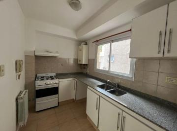 Departamento de 2 ambientes, Morón · En Alquiler - Dto 2 Ambientes con Cochera en Inmejorable Lugar - Haedo Centro