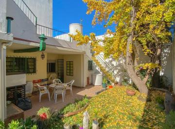 Casa · 230m² · 5 Ambientes · 1 Cochera · Casa en Venta en Remedios de Escalada Oeste