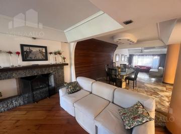 Casa · 416m² · 7 Ambientes · 1 Cochera · Casa - Castelar Sur