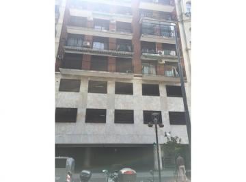 Departamento · 74m² · 3 Ambientes · Solido Dpto 3 Ambientes con Dependencia en Excelente Zona