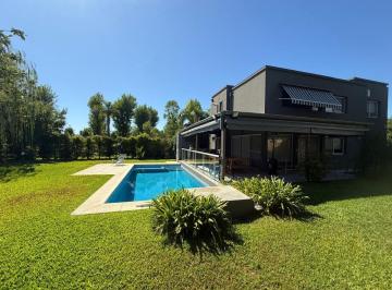 Casa de 6 ambientes, Escobar · Casa en Venta en Barrio Cerrado Acacias Blancas