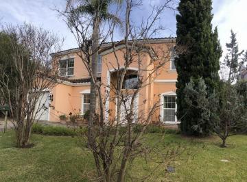 Casa · 330m² · 6 Ambientes · 2 Cocheras · Casa Estilo Marbella en Venta o Alquiler en Barrancas del Lago - Nordelta